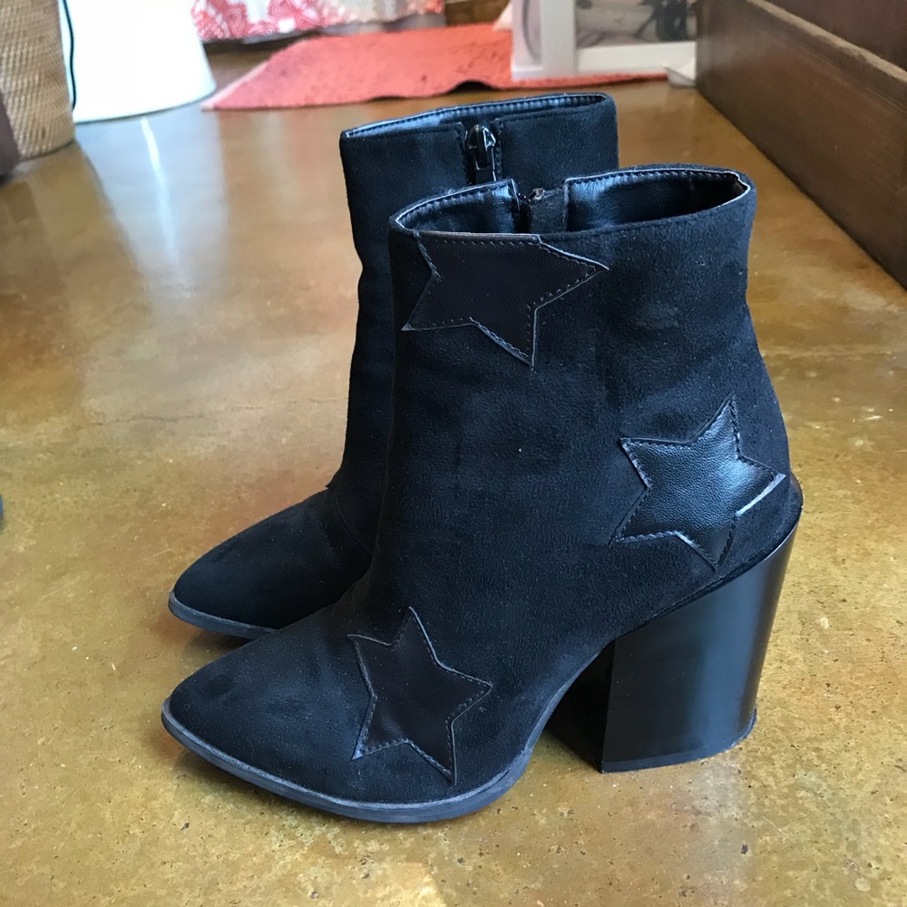 NastyGal Star Boots - Picture 2 of 4